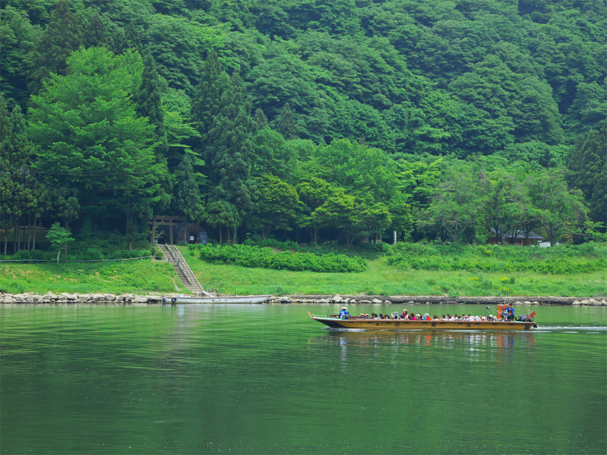 Mogami Gorge Basho Line Sightseeing (Traveling down the Mogami River by boat)_4