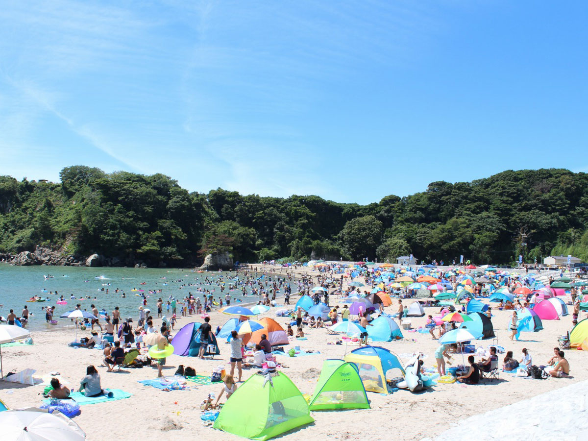 Tsukihama Public Beach (Fishing Experience)
